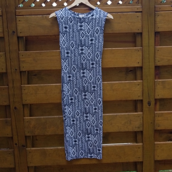 Rad Aztec Print Midi Dress - Picture 2 of 4